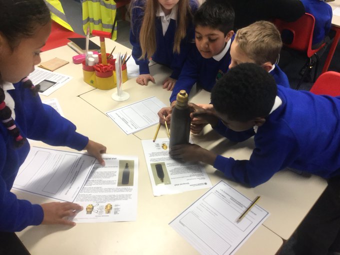 Year 4A Exploring Artefacts from WW1